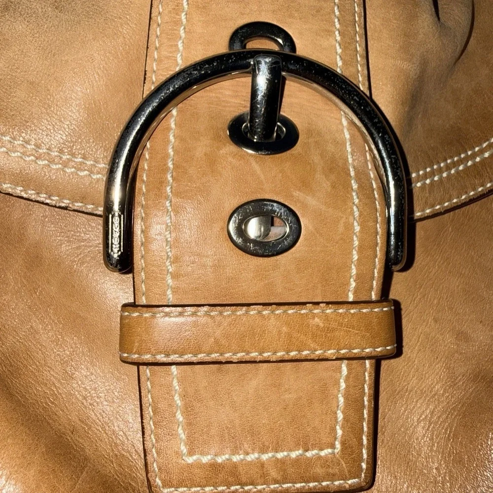 Vintage Coach British Tan Brown Soho Leather Buckle Shoulder Bag Purse 10578
